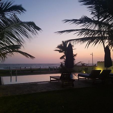 Tropical Beach House Hikkaduwa Extérieur photo
