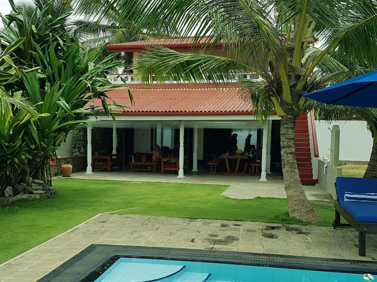 Tropical Beach House Hikkaduwa Extérieur photo