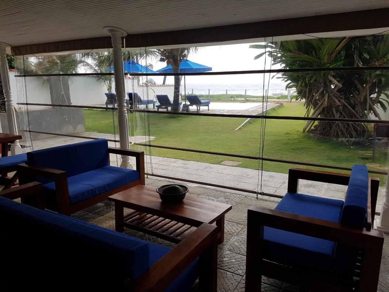 Tropical Beach House Hikkaduwa Extérieur photo