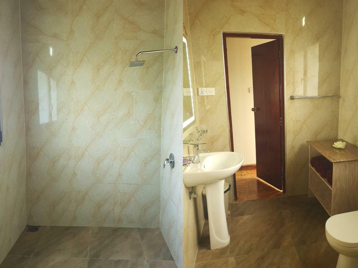 Tropical Beach House Hikkaduwa Extérieur photo